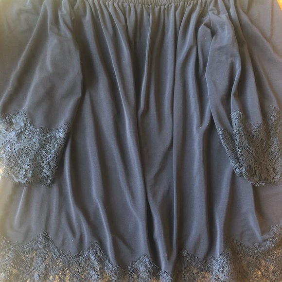 Banana Republic off-the-shoulder top - Picture 2 of 5